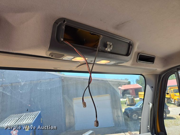 image for item DY0398 2014 Freightliner 114SD dump truck