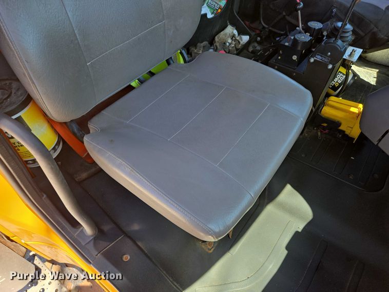 image for item DY0398 2014 Freightliner 114SD dump truck