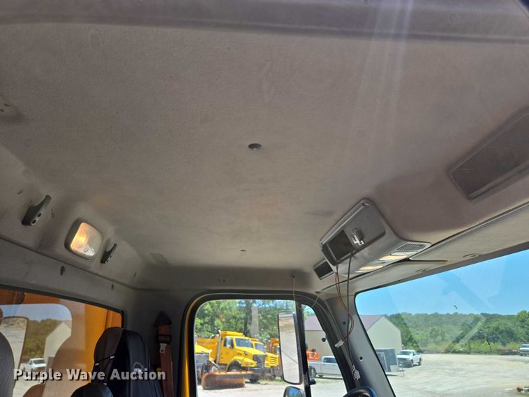 image for item DY0398 2014 Freightliner 114SD dump truck