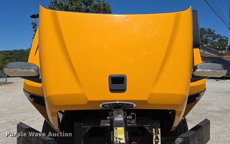 image for item DY0398 2014 Freightliner 114SD dump truck