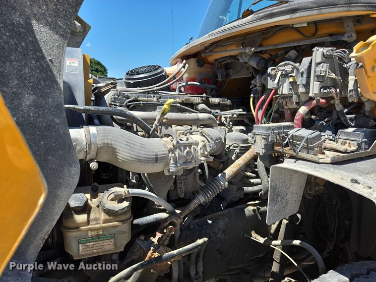 image for item DY0398 2014 Freightliner 114SD dump truck