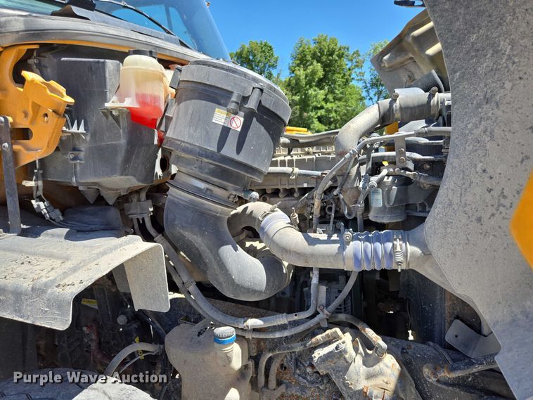 image for item DY0398 2014 Freightliner 114SD dump truck