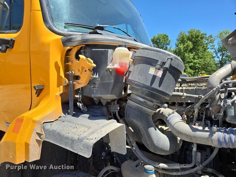 image for item DY0398 2014 Freightliner 114SD dump truck