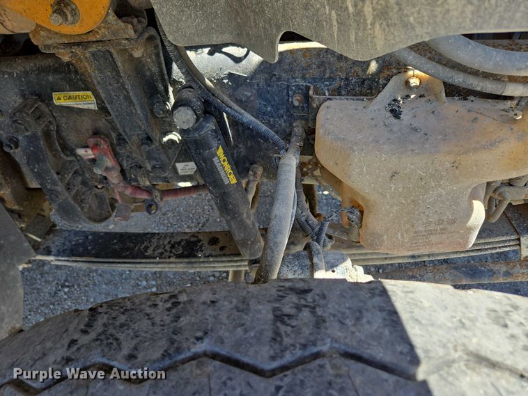 image for item DY0398 2014 Freightliner 114SD dump truck