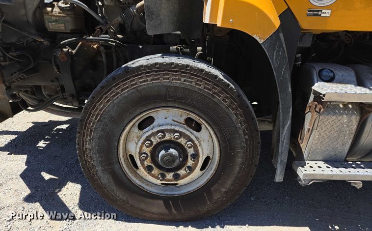 image for item DY0398 2014 Freightliner 114SD dump truck