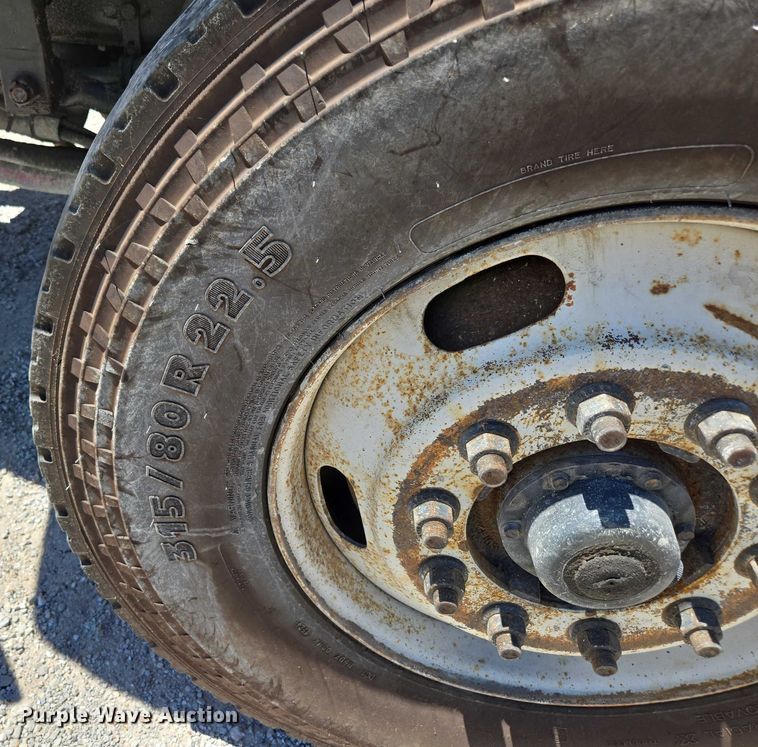 image for item DY0398 2014 Freightliner 114SD dump truck