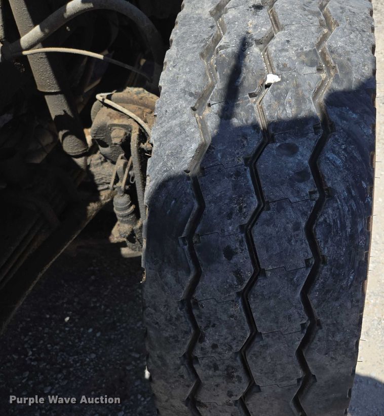 image for item DY0398 2014 Freightliner 114SD dump truck