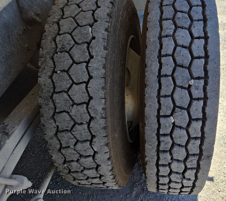 image for item DY0398 2014 Freightliner 114SD dump truck