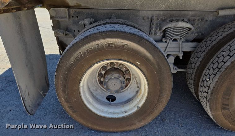 image for item DY0398 2014 Freightliner 114SD dump truck