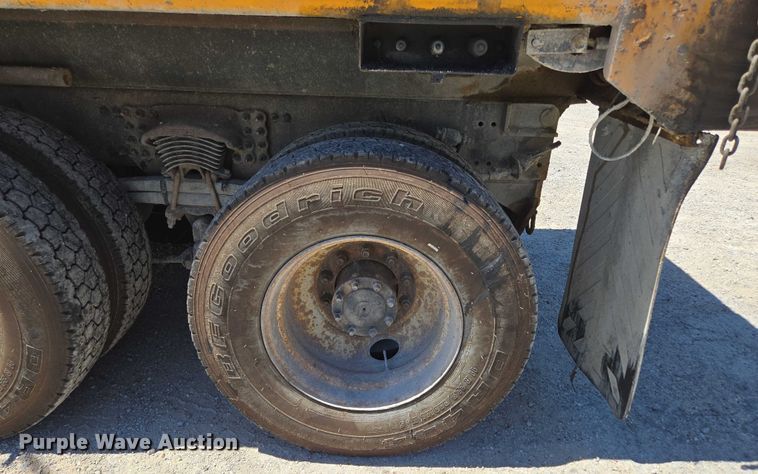 image for item DY0398 2014 Freightliner 114SD dump truck