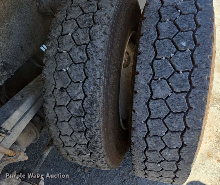 image for item DY0398 2014 Freightliner 114SD dump truck