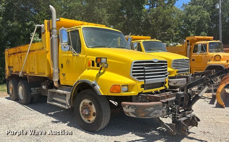 image for item DY0399 2009 Sterling L-Line dump truck