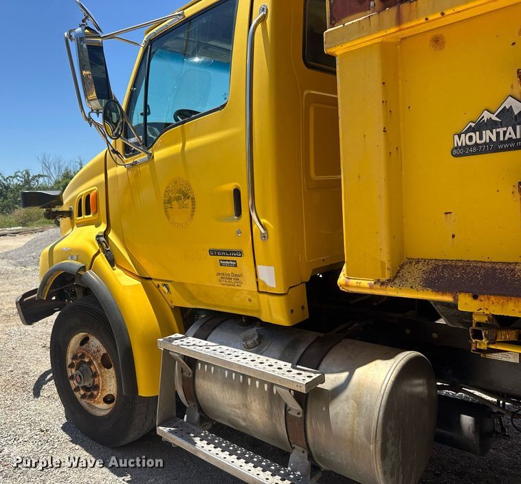 image for item DY0399 2009 Sterling L-Line dump truck
