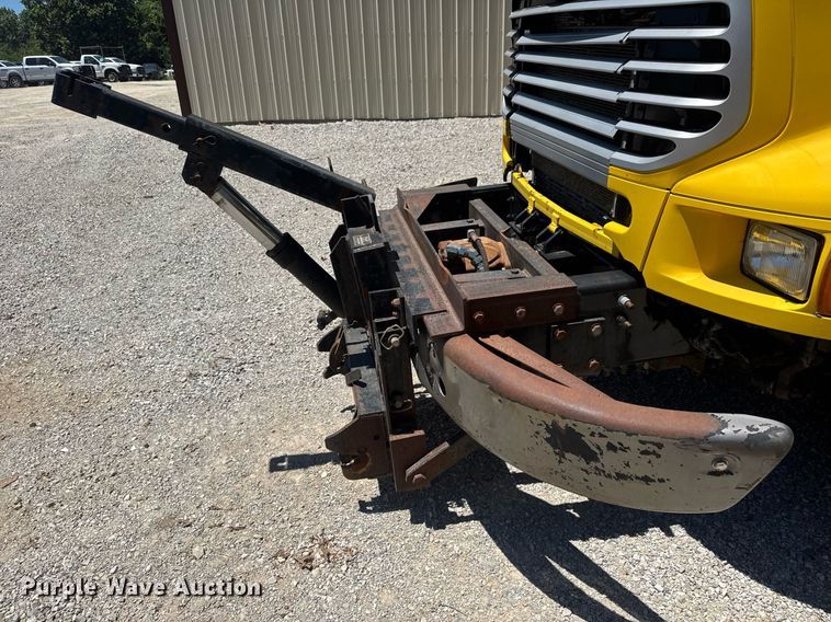 image for item DY0399 2009 Sterling L-Line dump truck