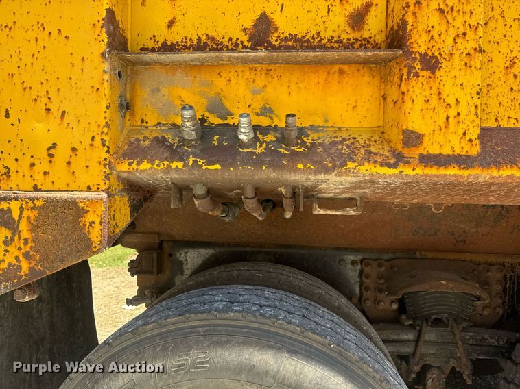 image for item DY0399 2009 Sterling L-Line dump truck