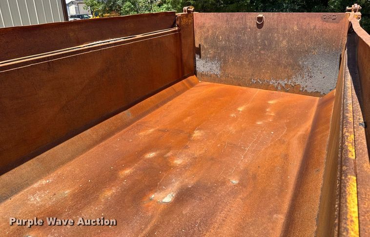 image for item DY0399 2009 Sterling L-Line dump truck