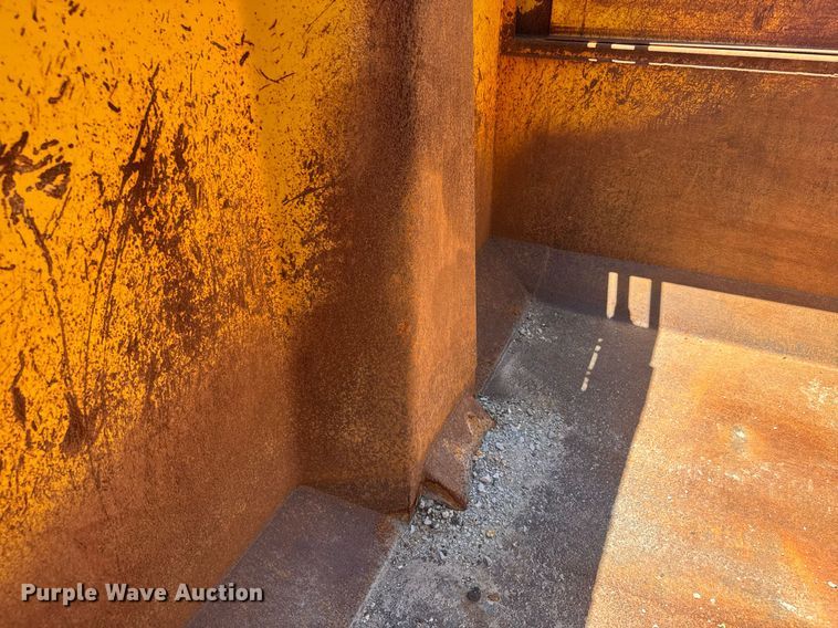 image for item DY0399 2009 Sterling L-Line dump truck