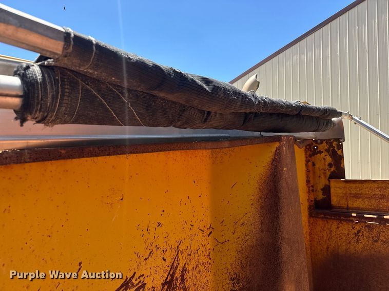 image for item DY0399 2009 Sterling L-Line dump truck