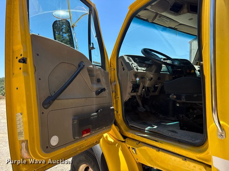 image for item DY0399 2009 Sterling L-Line dump truck