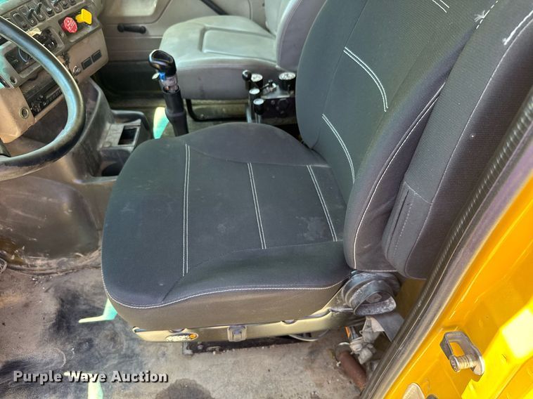 image for item DY0399 2009 Sterling L-Line dump truck