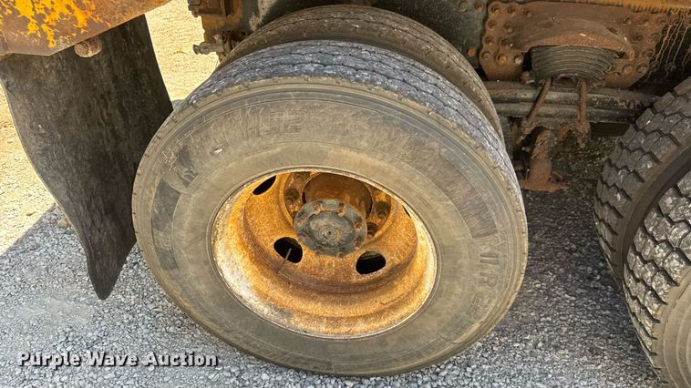 image for item DY0399 2009 Sterling L-Line dump truck