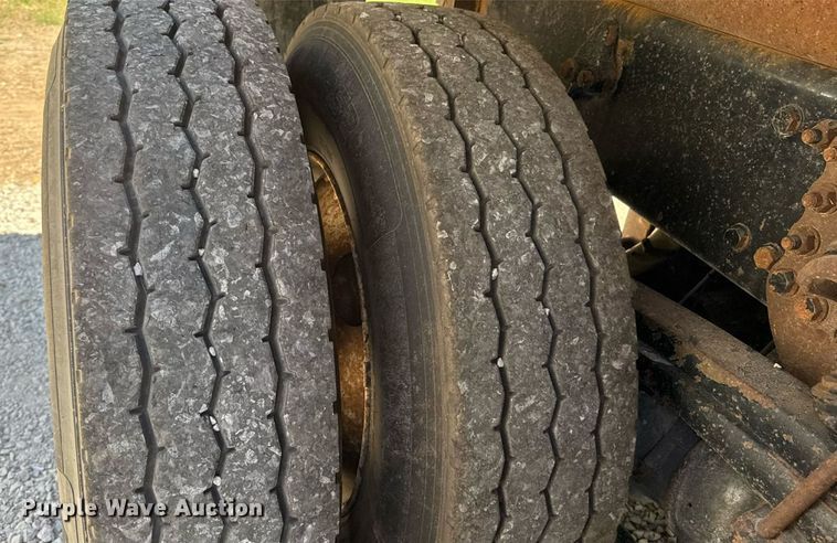 image for item DY0399 2009 Sterling L-Line dump truck