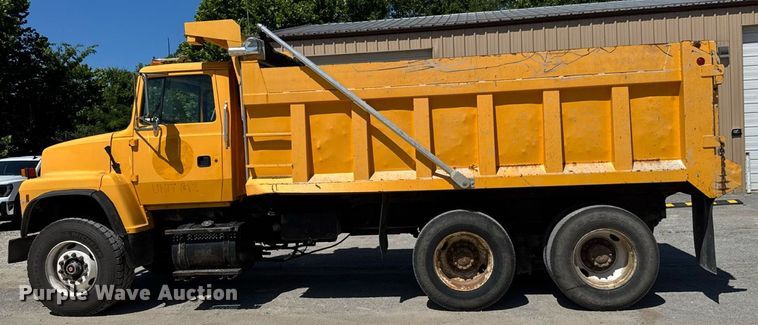 image for item DY0400 1997 Ford L9000 dump truck