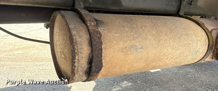 image for item DY0400 1997 Ford L9000 dump truck