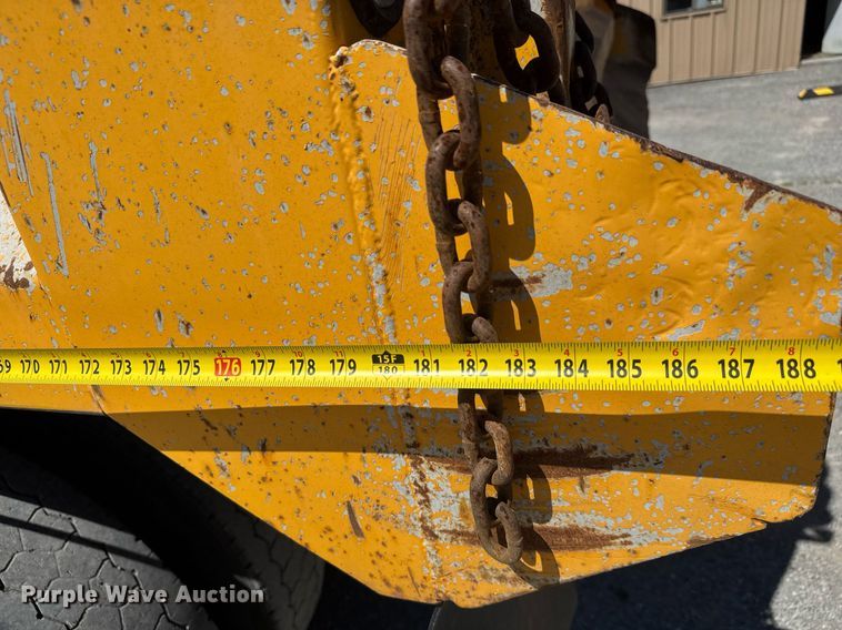 image for item DY0400 1997 Ford L9000 dump truck