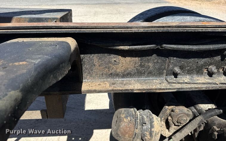 image for item DY0400 1997 Ford L9000 dump truck