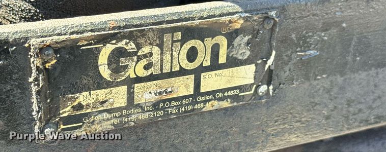 image for item DY0400 1997 Ford L9000 dump truck