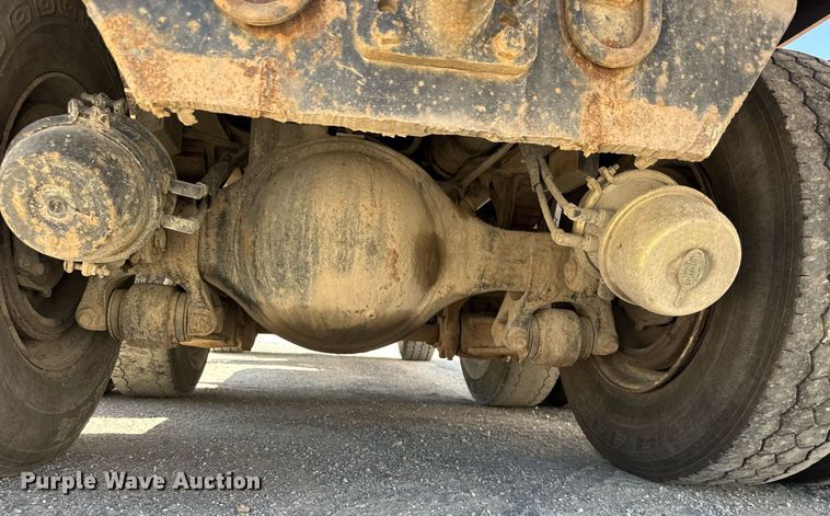 image for item DY0400 1997 Ford L9000 dump truck