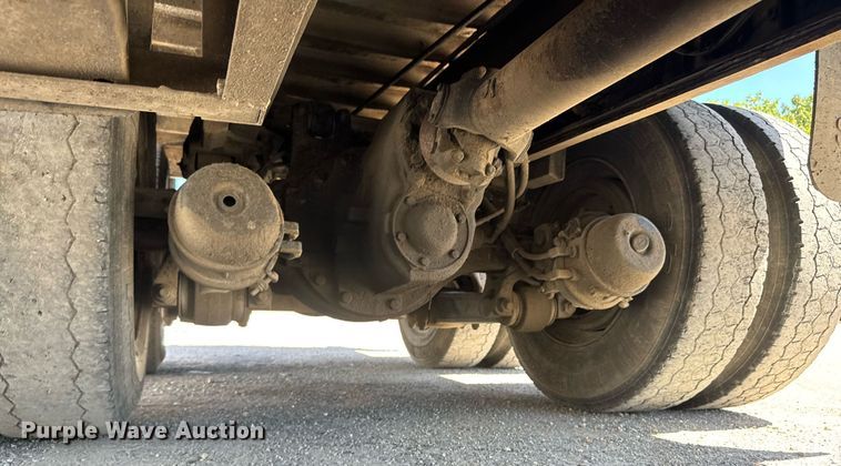 image for item DY0400 1997 Ford L9000 dump truck