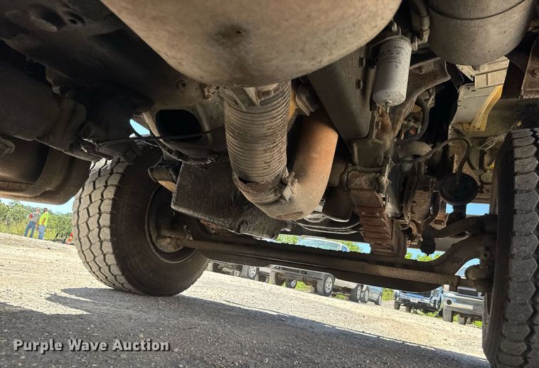 image for item DY0400 1997 Ford L9000 dump truck