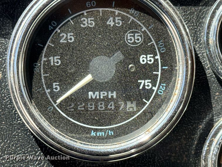 image for item DY0400 1997 Ford L9000 dump truck