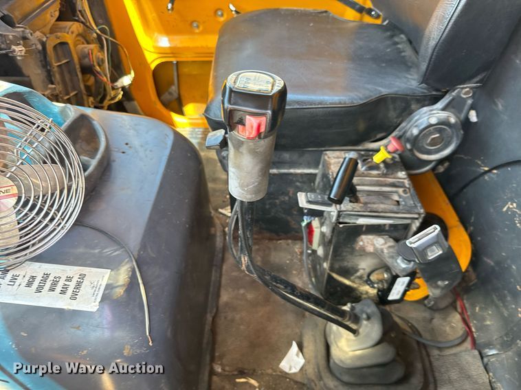 image for item DY0400 1997 Ford L9000 dump truck