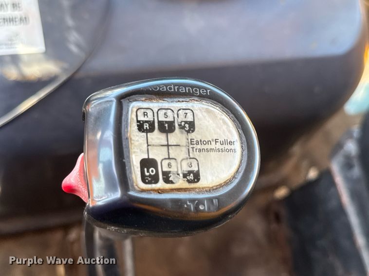 image for item DY0400 1997 Ford L9000 dump truck