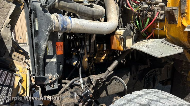 image for item DY0400 1997 Ford L9000 dump truck