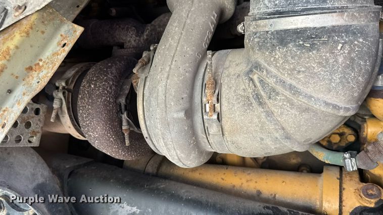 image for item DY0400 1997 Ford L9000 dump truck