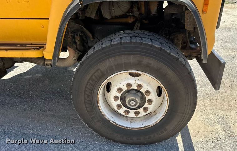 image for item DY0400 1997 Ford L9000 dump truck