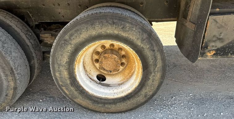 image for item DY0400 1997 Ford L9000 dump truck