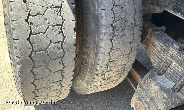 image for item DY0400 1997 Ford L9000 dump truck