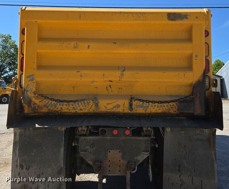 image for item DY0401 2015 Western Star 4700SF dump truck