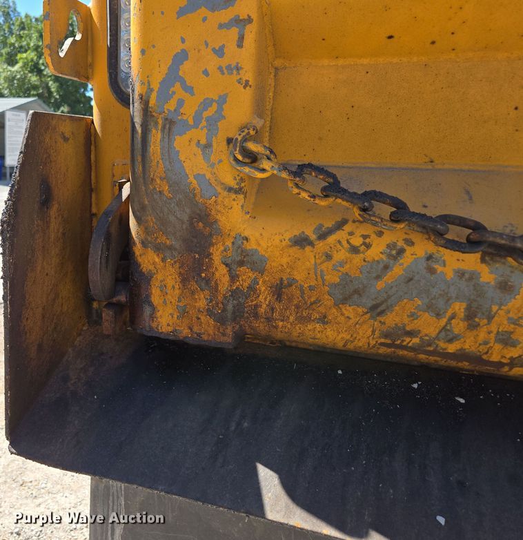 image for item DY0401 2015 Western Star 4700SF dump truck