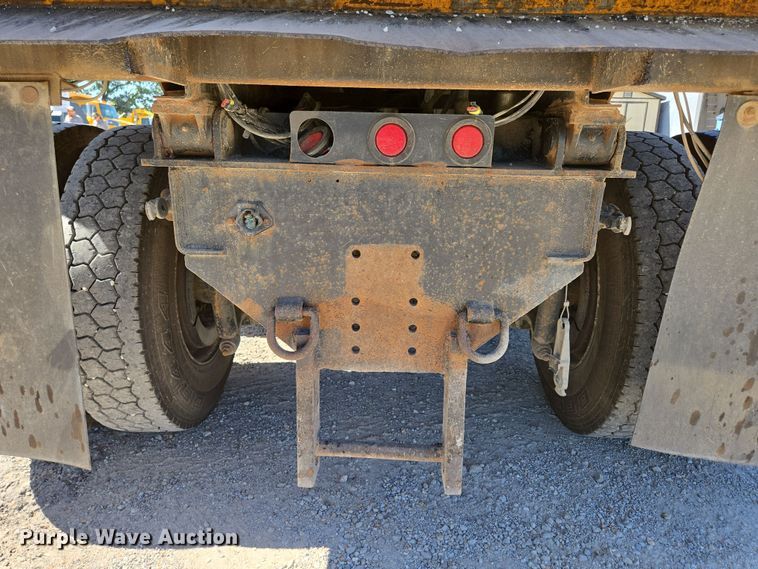 image for item DY0401 2015 Western Star 4700SF dump truck