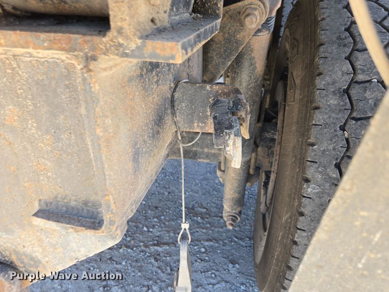 image for item DY0401 2015 Western Star 4700SF dump truck