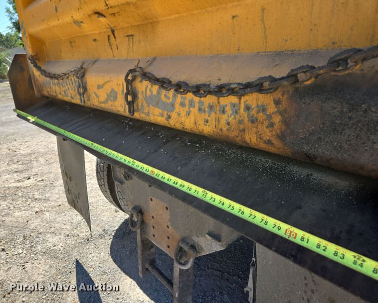 image for item DY0401 2015 Western Star 4700SF dump truck