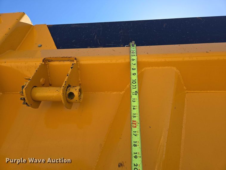 image for item DY0401 2015 Western Star 4700SF dump truck