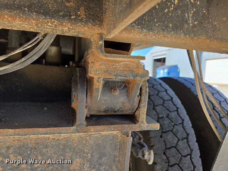 image for item DY0401 2015 Western Star 4700SF dump truck