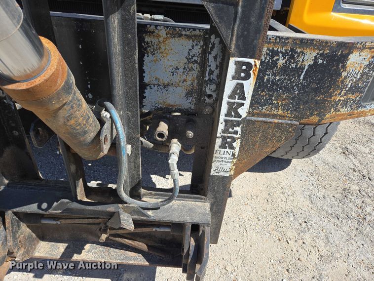 image for item DY0401 2015 Western Star 4700SF dump truck